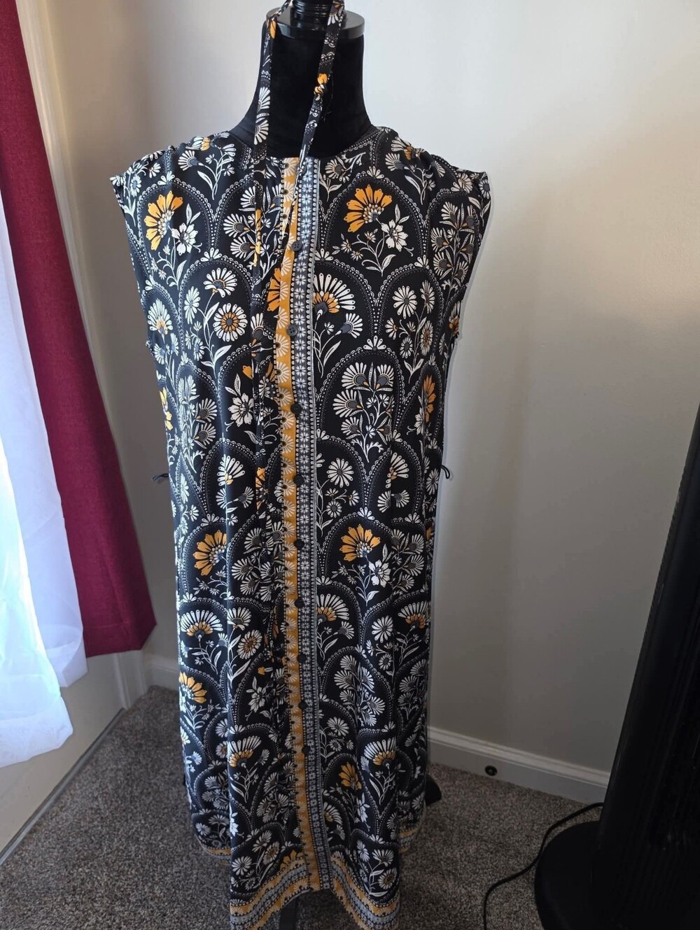Womens SMALL PETITE Black and Yellow Floral Sleeveless Dress